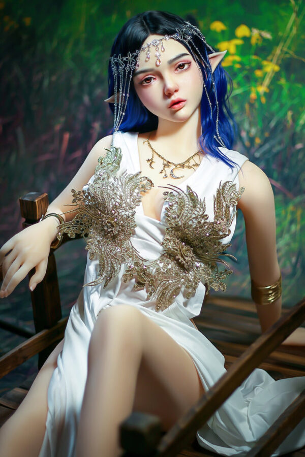 ELF sex dolls with petite bodies and small breasts